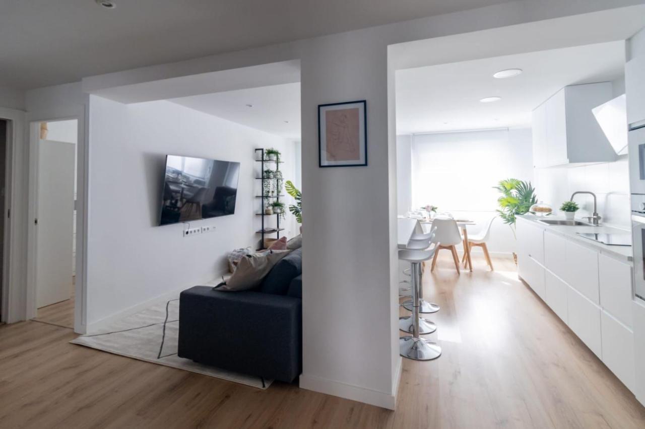 Lujoso Apartamento Entre 2 Playas Con Garaje, Wifi Gijon Exterior photo