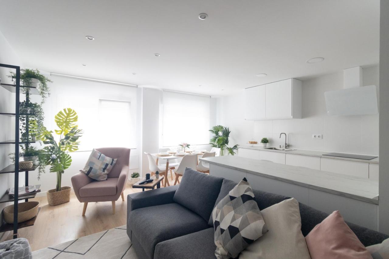 Lujoso Apartamento Entre 2 Playas Con Garaje, Wifi Gijon Exterior photo