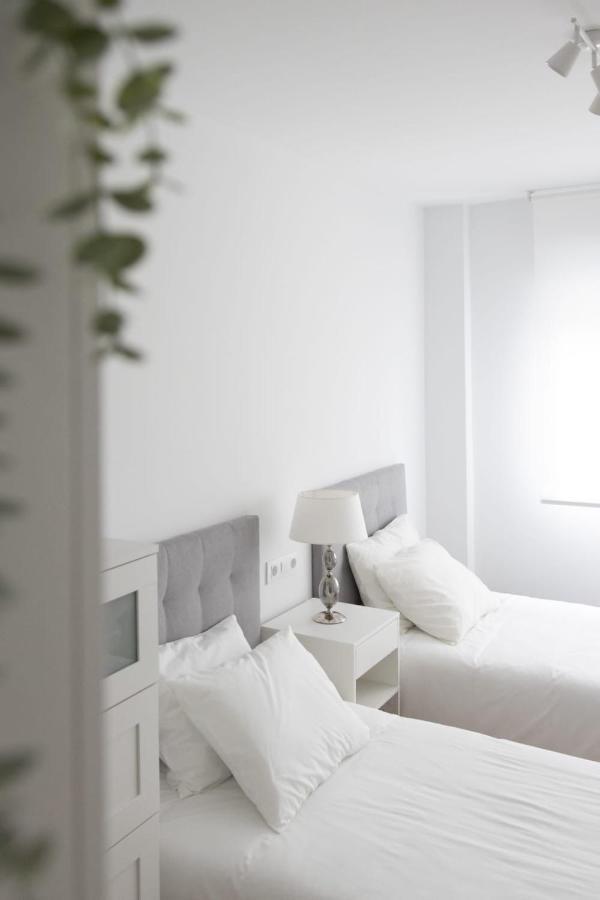 Lujoso Apartamento Entre 2 Playas Con Garaje, Wifi Gijon Exterior photo