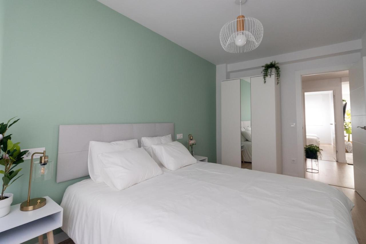 Lujoso Apartamento Entre 2 Playas Con Garaje, Wifi Gijon Exterior photo